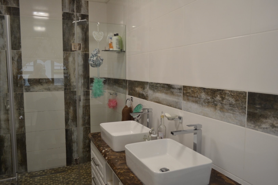 4 Bedroom Property for Sale in Doringkruin North West